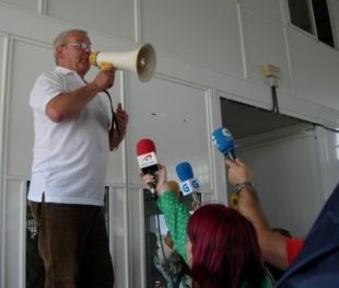 Recibimento festivo ao Patrón Maior da Confraría De pescadores de Ferrol, despois de saír do cárcere, en liberdade sen fianza